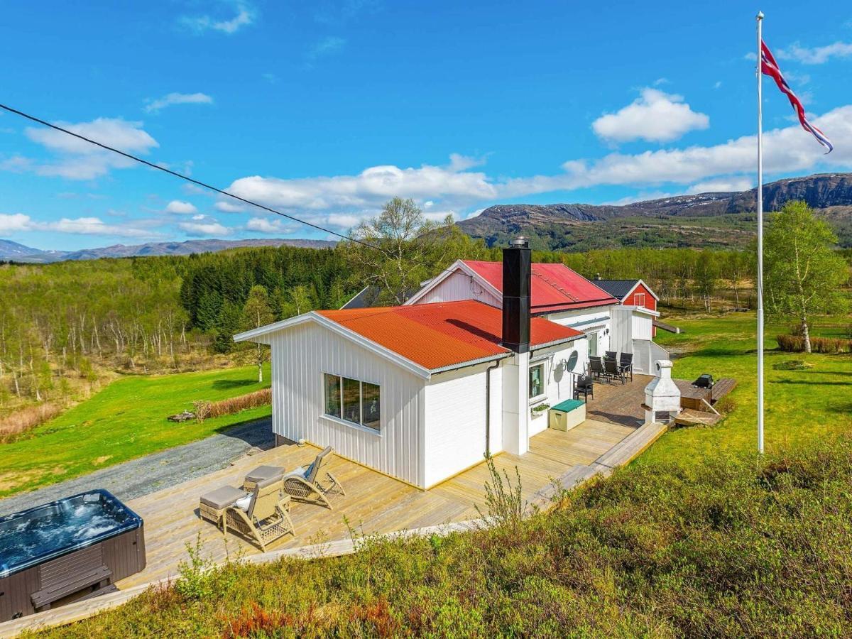 8 Person Holiday Home In Inndyr Exterior photo