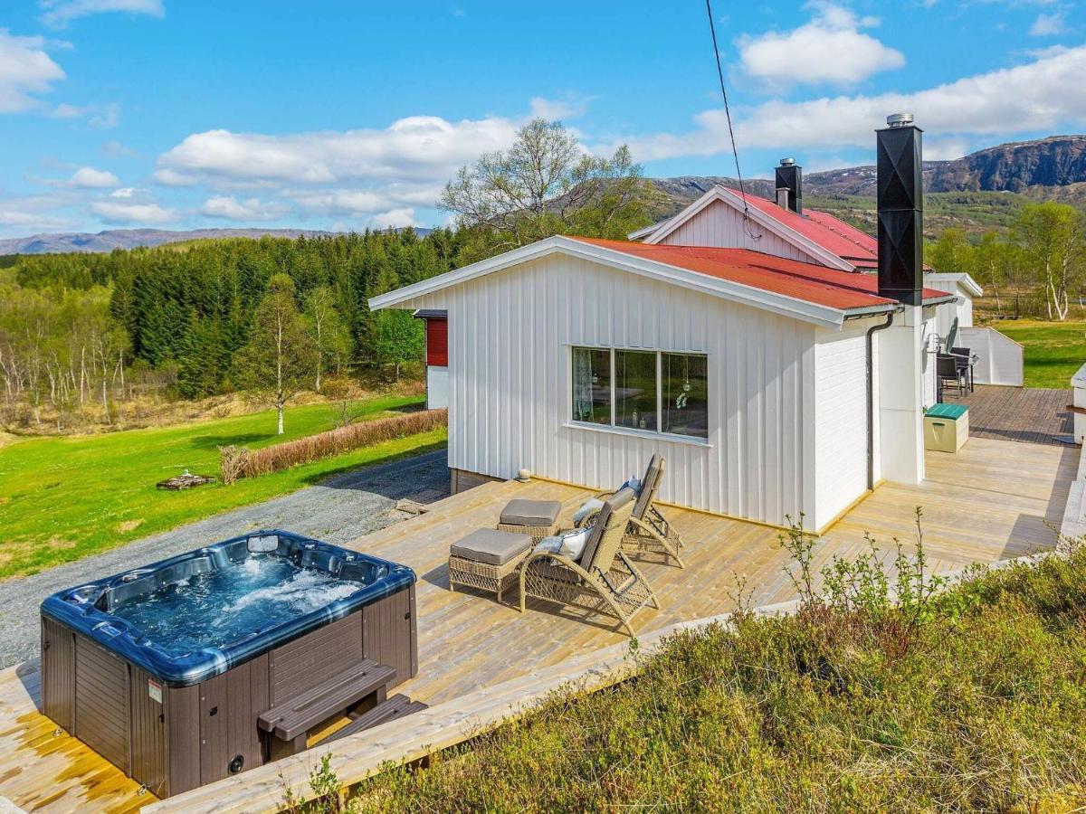 8 Person Holiday Home In Inndyr Exterior photo