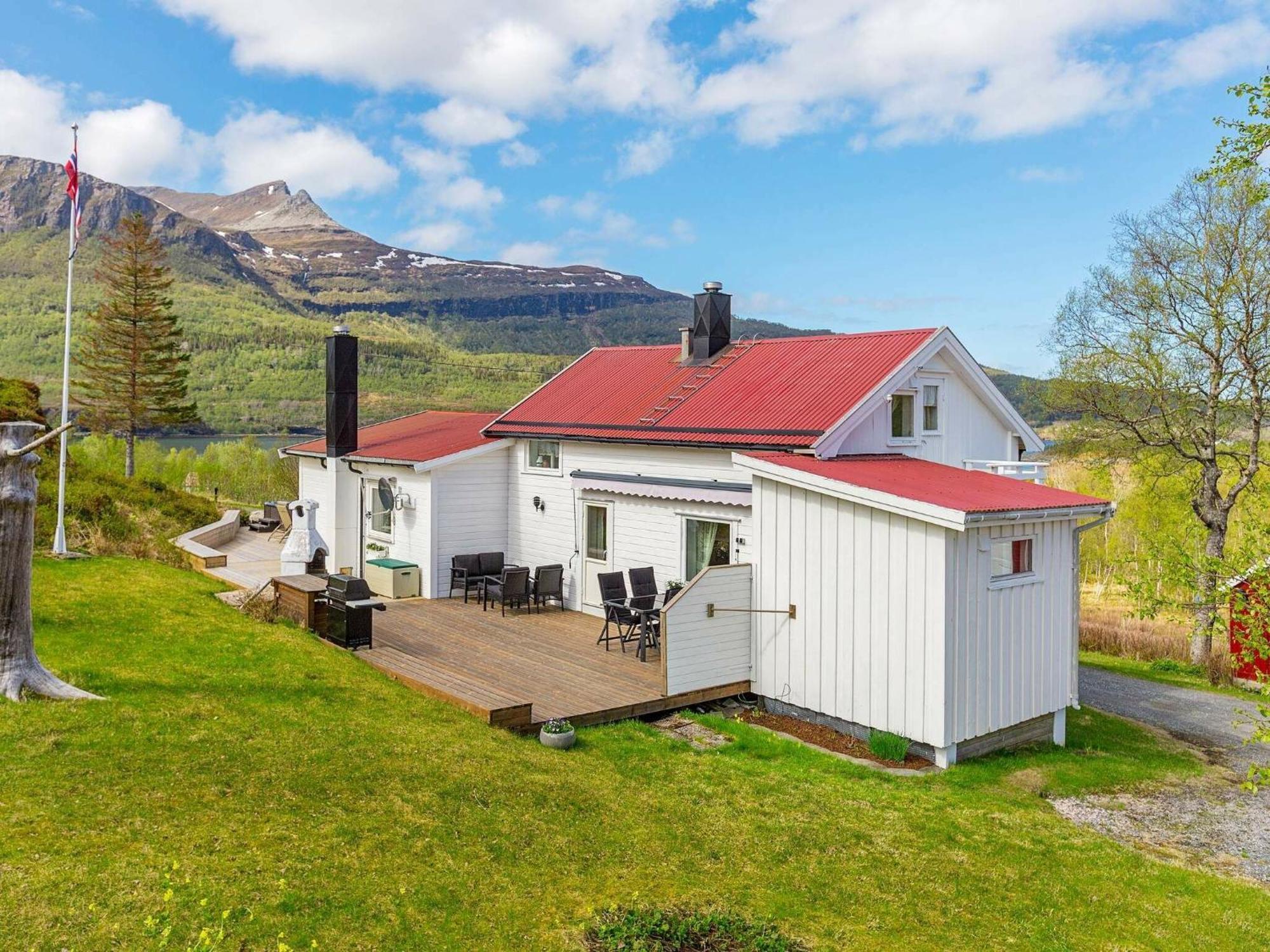 8 Person Holiday Home In Inndyr Exterior photo